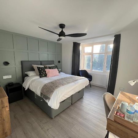 United Home B&B Salford  Extérieur photo