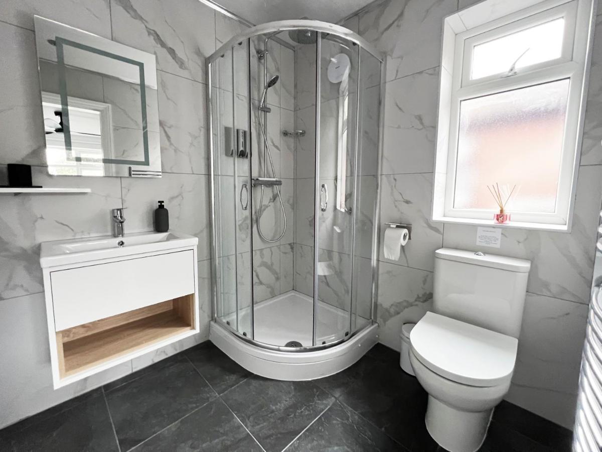 United Home B&B Salford  Extérieur photo