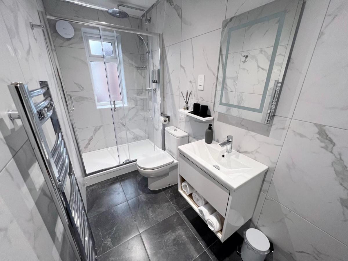 United Home B&B Salford  Extérieur photo