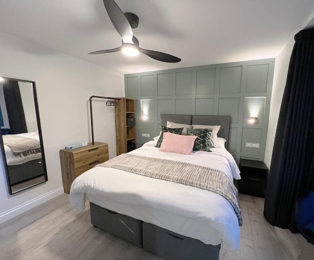 United Home B&B Salford  Extérieur photo