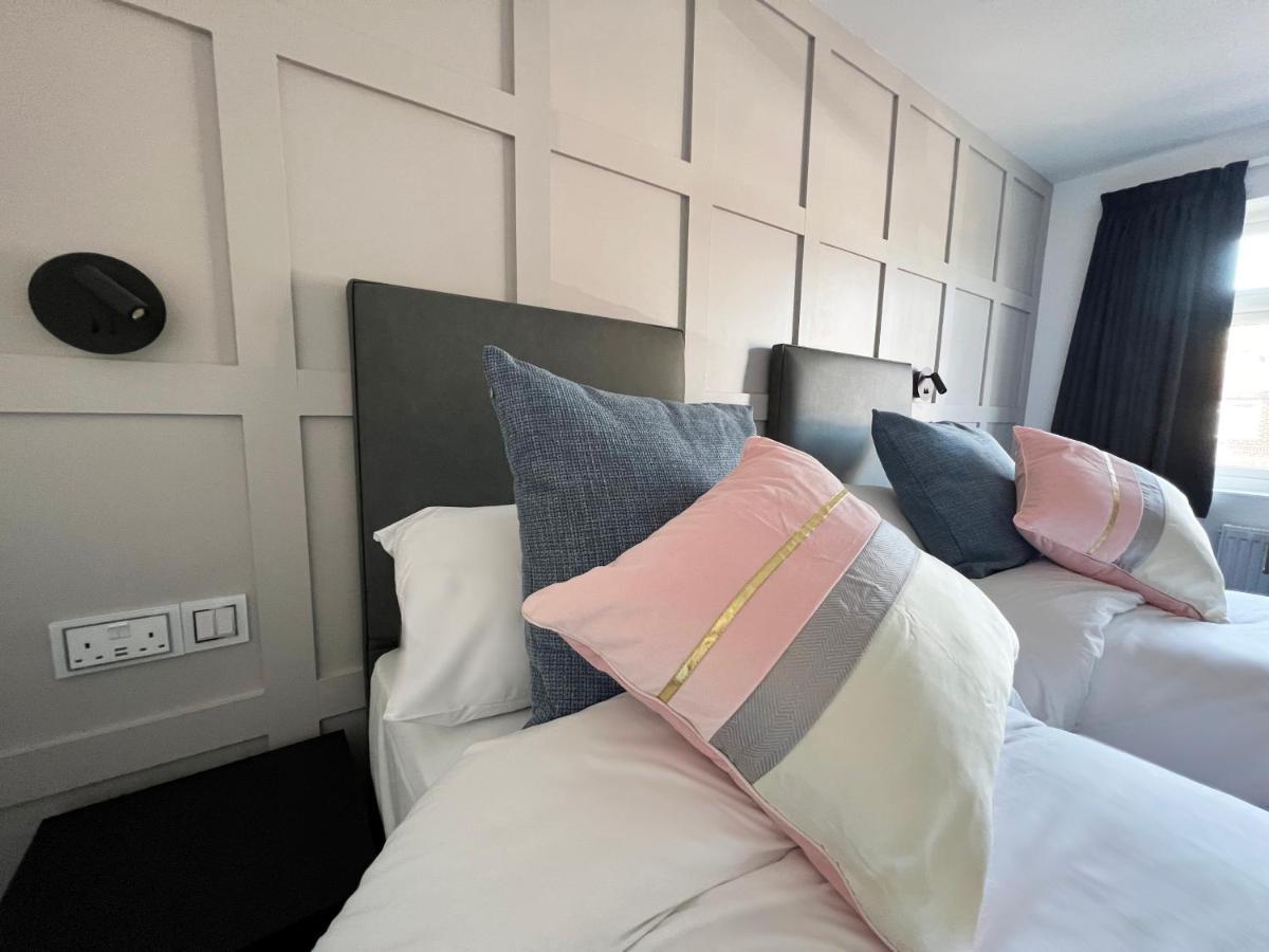 United Home B&B Salford  Extérieur photo