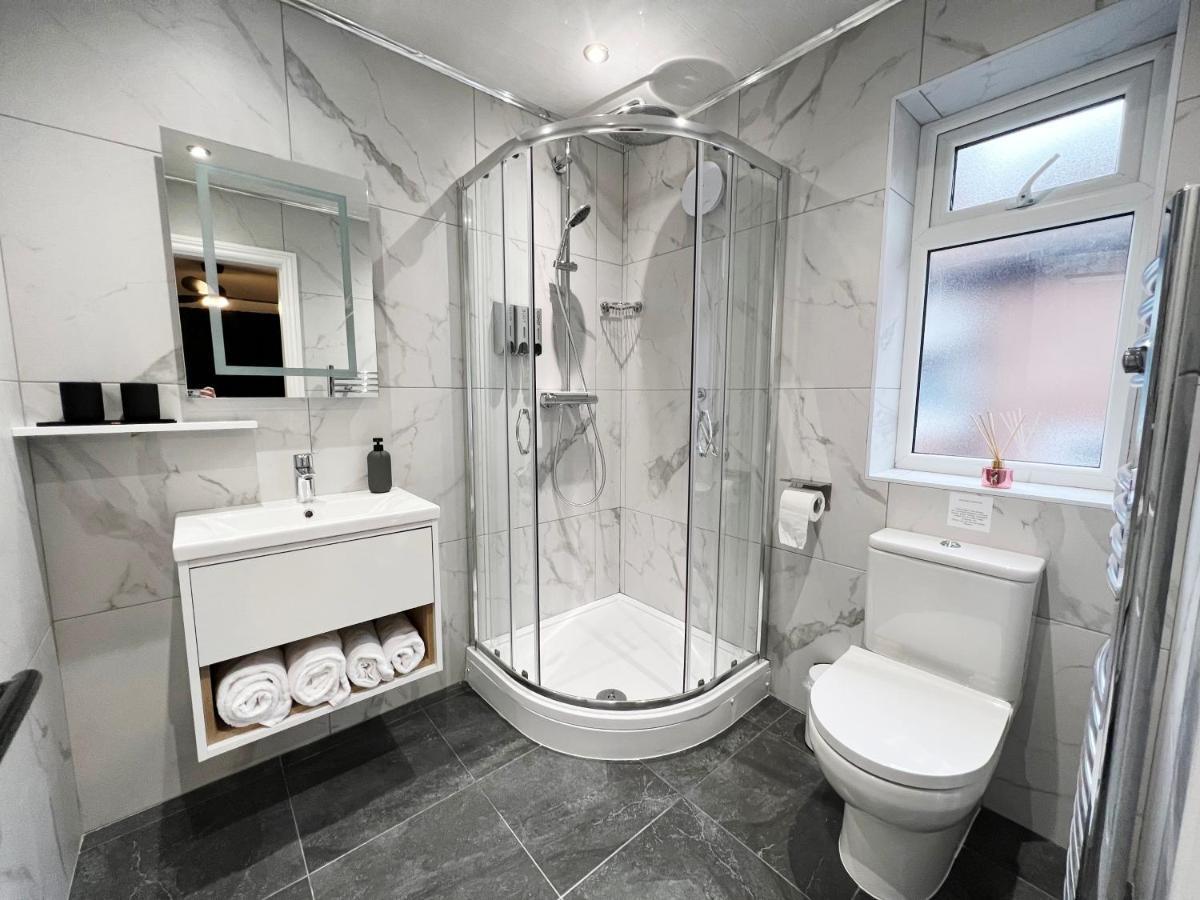 United Home B&B Salford  Extérieur photo