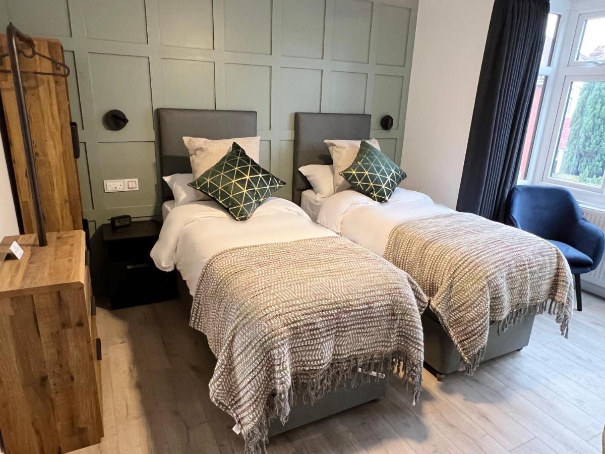 United Home B&B Salford  Extérieur photo